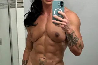 Female Bodybuilder Escort - Image 6